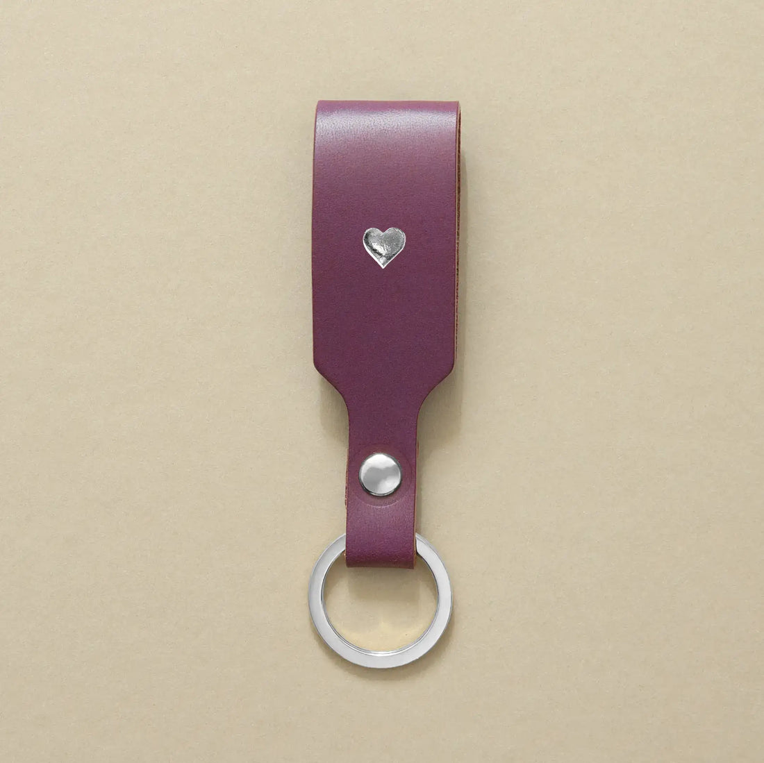 Schlüsselanhänger Pflaume mit Ring Silber – aus Premium Leder