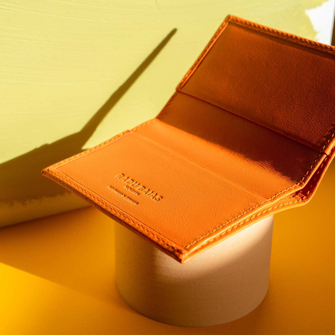 Mini Geldbörse in Orange aus Nappaleder mit Kartenfach und Scheinfach